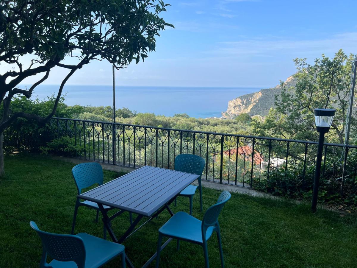 Bikeandclimb B&B Finale Ligure Bagian luar foto